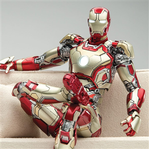 COMICAVE IRON MAN MK42 + SOFA