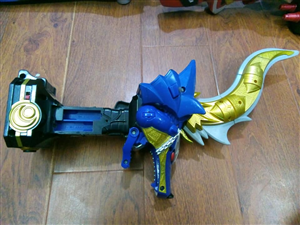 DX GARURU SABER THIẾU NẮP PIN