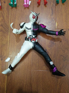 FIGURE FANG JOKER TO