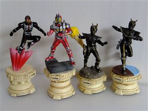 KAMEN RIDER FAIZ CHESS SET (CON CỜ) 
