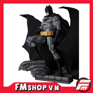 (2ND) MAFEX BATMAN HUSH BLACK VER