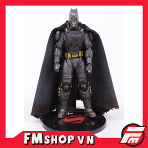 MEZCO BATMAN ARMORED BVS FAKE