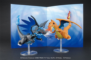 MODEL KIT CHARIZARD Y VS MEGA CHARIZARD X