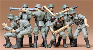 TAMIYA 1/35 GERMAN ARTILLERY TROOPS