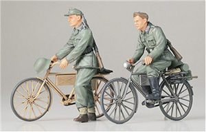 TAMIYA 1/35 GERMAN SOLDIERS WITH BYCYCLES