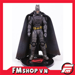 MEZCO BATMAN ARMORED BVS FAKE