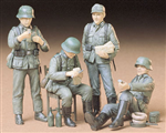 TAMIYA 1/35 GERMAN SOLDIERS AT REST