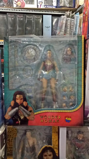 Mua bán MAFEX WONDER WOMAN FAKE