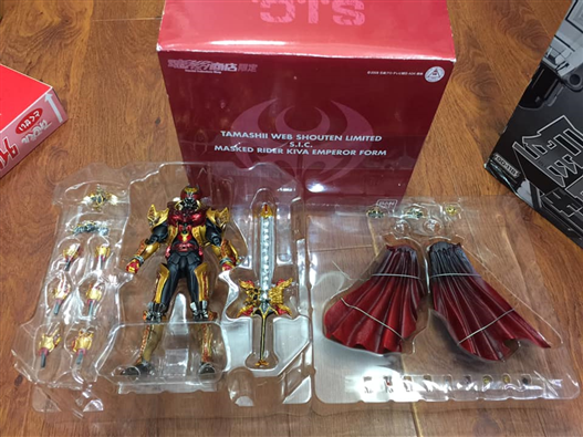 Mua bán SIC KAMEN RIDER KIVA EMPEROR FORM LIKE NEW