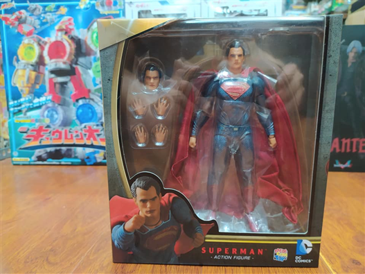 Mua bán MAFEX BATMAN V SUPERMAN SUPERMAN 018