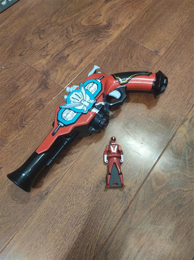 Mua bán DX SÚNG GOKAIGER + 1 KEY