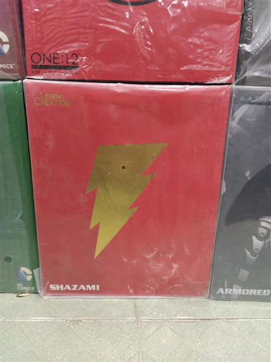 Mua bán MEZCO SHAZAM FAKE