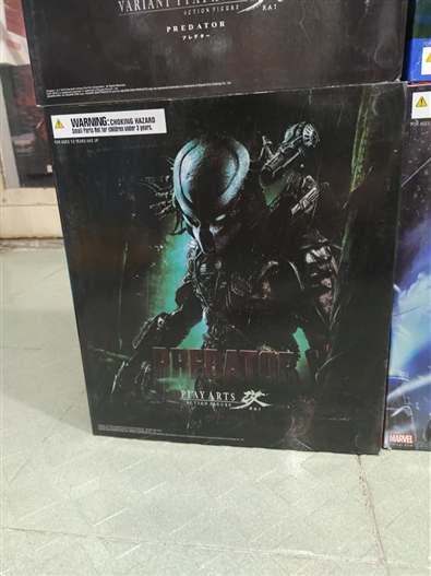 Mua bán PLAY ARTS KAI PREDATOR FAKE