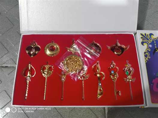 Mua bán PHỤ KIỆN SAILOR MOON VÀNG