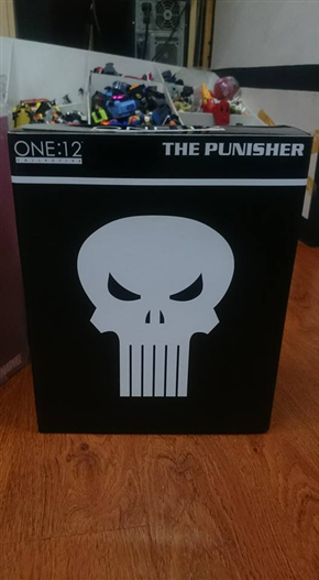 Mua bán MEZCO ONE:12 PUNISHER KO VER