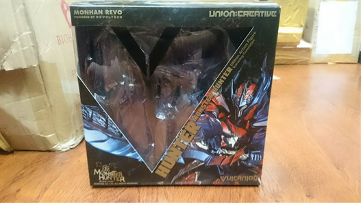 Mua bán REVOLTECH VULCANLOG 019 MONSTER HUNTER SWORDSMAN GLAVENUS