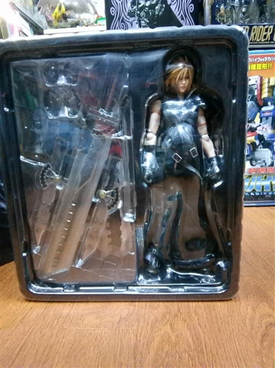 Mua bán PLAY ARTS KAI CLOUD 2ND