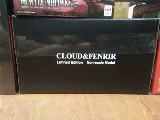 Mua bán PLAY ARTS CLOUD & FENRIR LIMITED EDITION