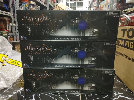 Mua bán BATMAN ARKHAM KNIGHT BATARANG FAKE