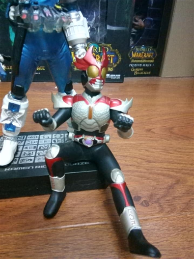 Mua bán FIGURE AGITO SHINING ( MẤT XE )