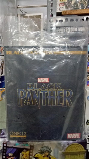 Mua bán MEZCO BLACK PANTHER FAKE  ONE 12