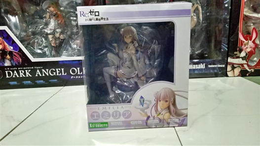 Mua bán PVC RE:ZERO 1/8 EMILIA FAKE (BỊ LỖI)