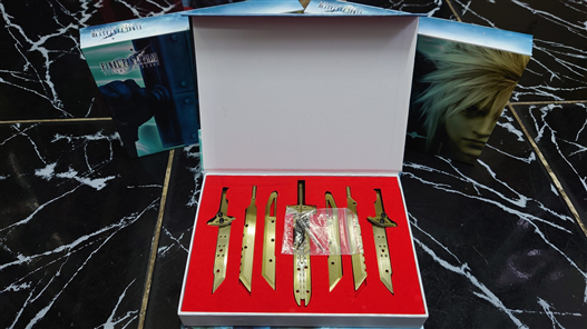 Mua bán SET PHỤ KIỆN FINAL FANTASY CLOUD STRIKE SWORD MÀU VÀNG 