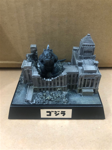 Mua bán (JPV) BANDAI 2000 GODZILLA VS MOTHRA DIORAMA BY YUJI SAKAI 1