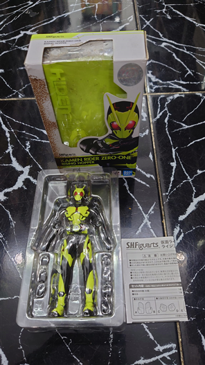 Mua bán SHF KAMEN RIDER ZERO ONE RISING HOPPER (ITEM A / BOX C)
