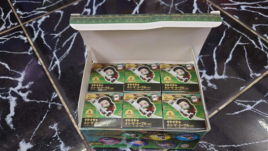 Mua bán BLIND BOX KIMETSU NO YAIBA ÔM SẠC ĐIỆN THOẠI