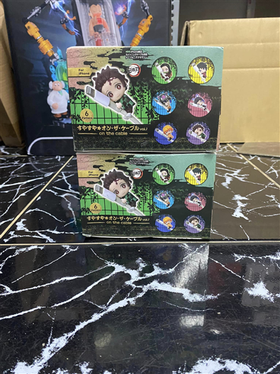 Mua bán BLIND BOX KIMETSU NO YAIBA ÔM SẠC ĐIỆN THOẠI