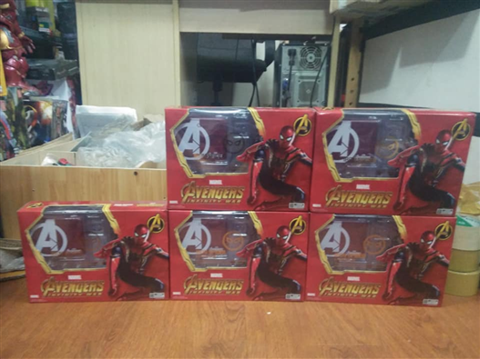 Mua bán SHF IRON SPIDERMAN & BASE SET FAKE