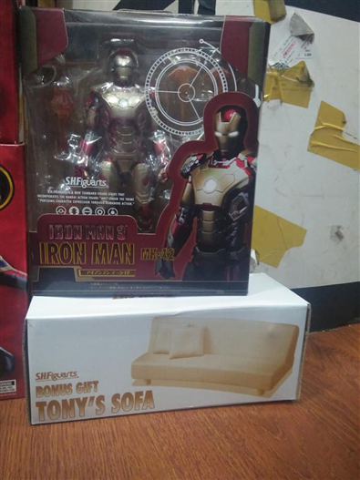 Mua bán SHF IRON MAN MK42 FAKE + SOFA