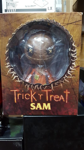 Mua bán MEZCO TRICKER TREAT SAM CHINA VER