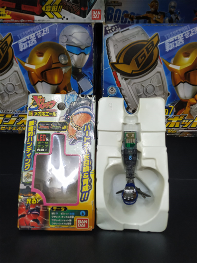 Mua bán (2ND) SET TREASURE GAUST STRAP HUNTER DIGIVICE + 4 FIGURE