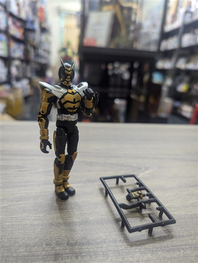 Mua bán (NO BOX) CANDY TOY KAMEN RIDER THE BEE