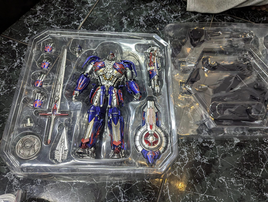 Mua bán (2ND Ố) TRANSFORMER TW -F01 OPTIMUS PRIME KNIGHT DX