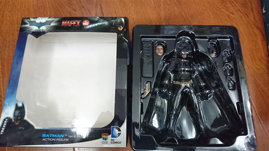 Mua bán MAFEX BATMAN THE DARK KNIGHT 2.0 LIKE NEW