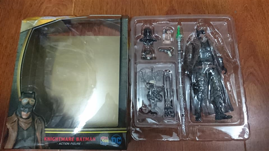 Mua bán MAFEX KNIGHTMARE BATMAN BVS LIKE NEW 