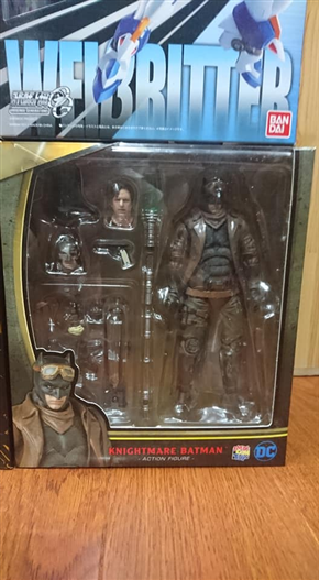 Mua bán MAFEX KNIGHTMARE BATMAN BVS LIKE NEW 