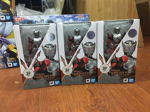 Mua bán SHF KAMEN RIDER RYUKI 20TH RIDER KICKS VER