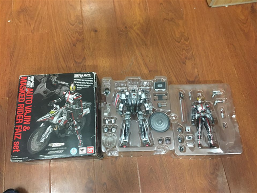 Mua bán SHF KAMEN RIDER FAIZ & VAJIN (KÍ GỬI)