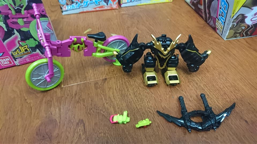 Mua bán LVUR 08 CHAMBARA GAMA & SPORTS GAMA (KHÔNG VĨ CÓ BOX)