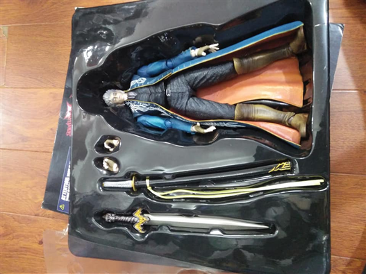 Mua bán PLAY ARTS KAI DEVIL MAYCRY VERGIL 2ND