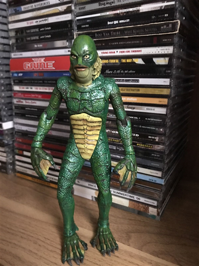 Mua bán DIAMOND SELECT CREATURE FROM BLACKLAGOON