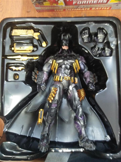 Mua bán PLAY ARTS KAI VARIANT BATMAN ARMOR