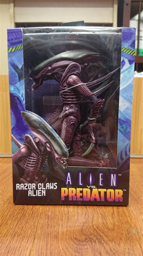 Mua bán NECA RAZOR CLAWS ALIEN US VER