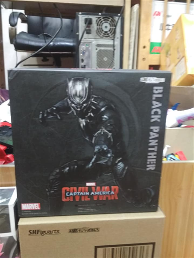 Mua bán SHF FAKE BLACK PANTHER CIVIL WAR