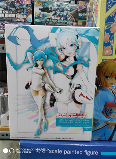 Mua bán PVC HATSUNE MIKU RACING VER 2014 FAKE