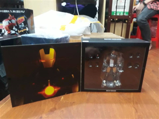 Mua bán RE:EDIT #06 IRON MAN (BLACK X GOLD)